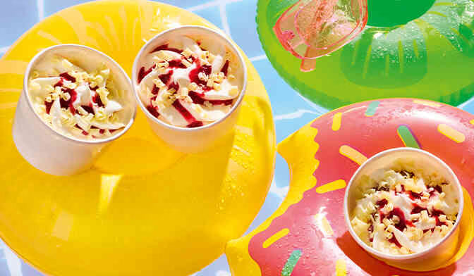 4 sundaes vanille sauce framboise
