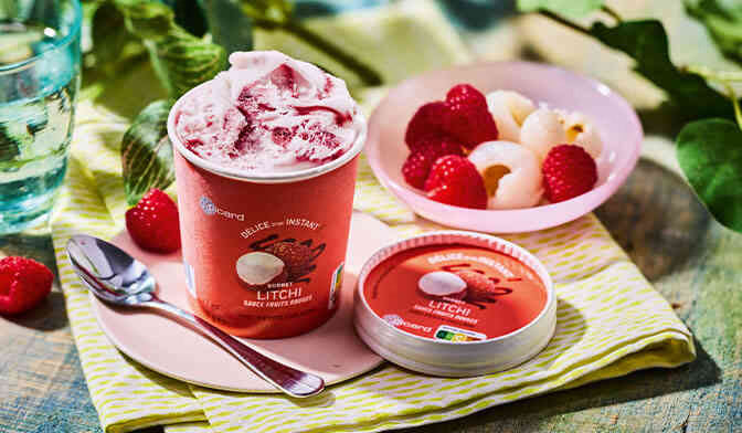 Sorbet litchi, sauce fruits rouges